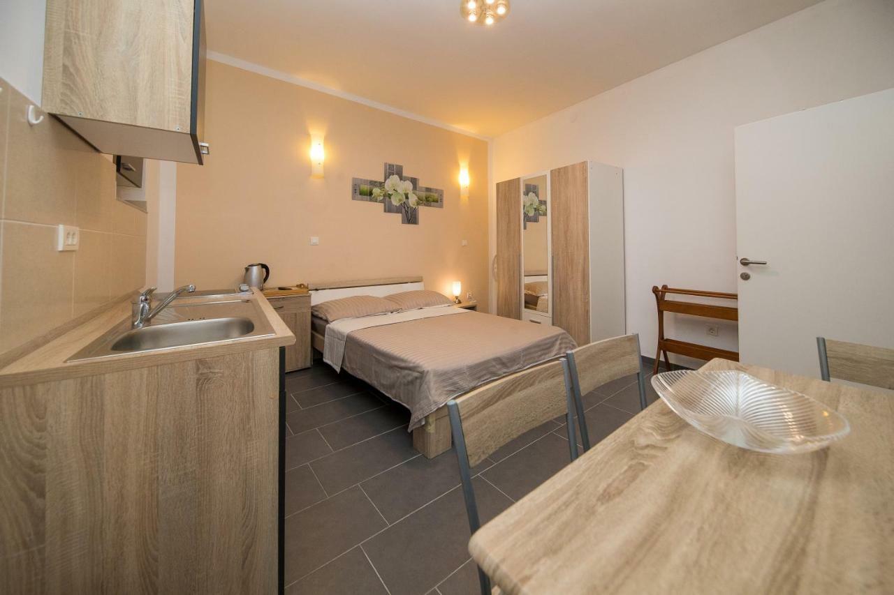 Apartment Zorica Crikvenica Exteriör bild